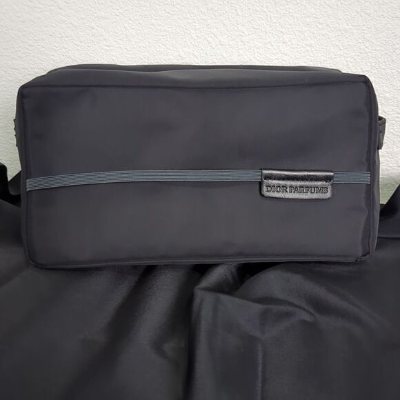 💯 Dior Parfums NWOT VIP Unisex Travel Toiletry Bag in Black Nylon. - Picture 1 of 7